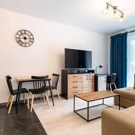Raciborska 2-Bedroom Apartment カトヴィツェ エクステリア 写真