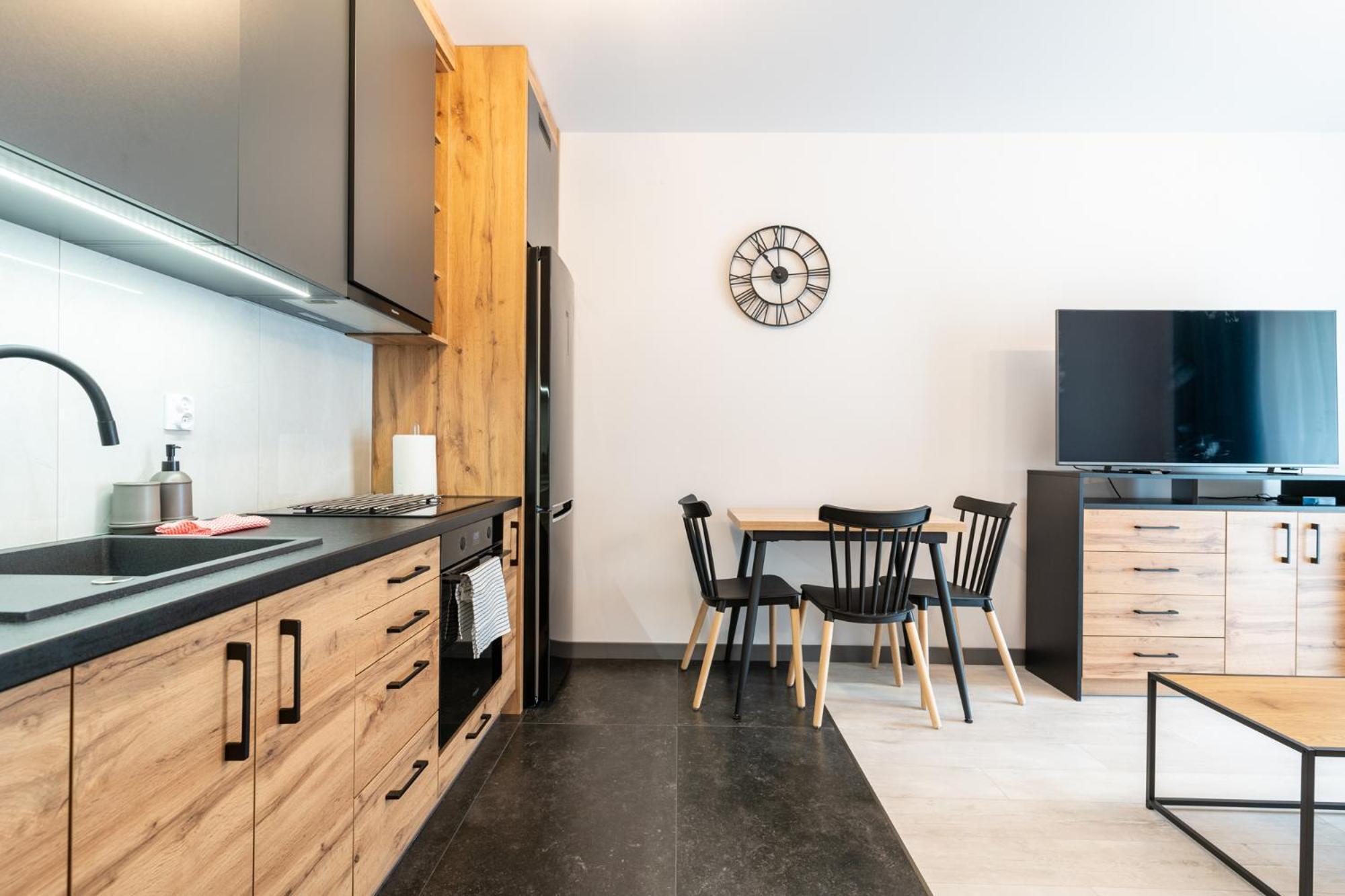 Raciborska 2-Bedroom Apartment カトヴィツェ エクステリア 写真