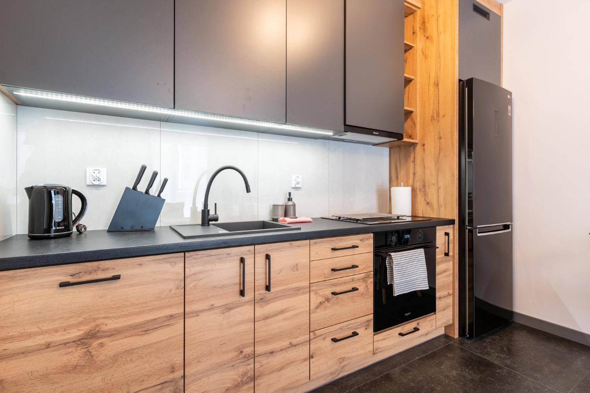 Raciborska 2-Bedroom Apartment カトヴィツェ エクステリア 写真